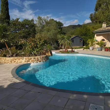 Les Petites Roches Bed & Breakfast *
